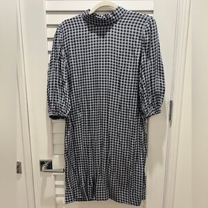 Gianni Shift Dress Black Blue Size 40 high neck detail